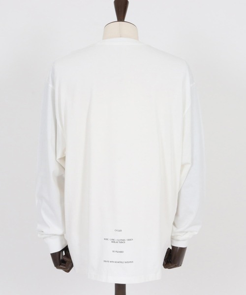 GLIMCLAP(グリムクラップ)の「mlt5302-Boxy silhouette long sleeve T-shirt-Minimal printed design- ロングスリーブTシャツ(Tシャツ/カットソー・メンズ・ホワイト/ブラック・S/M/L)」の21枚目の写真