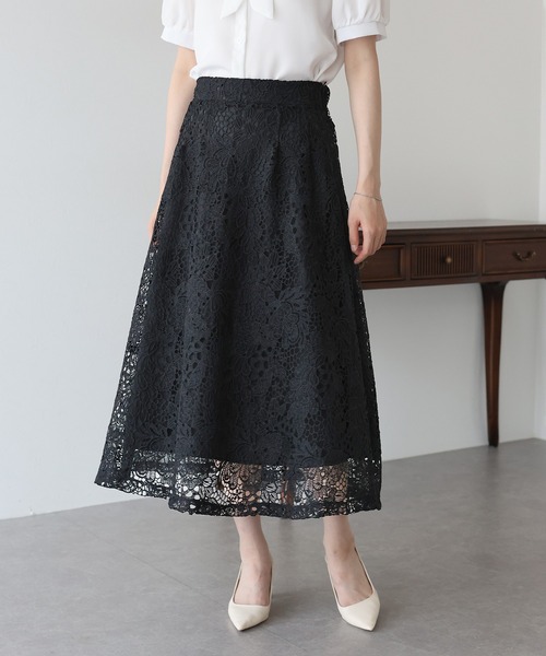 BLUEEAST（ブルーイースト）の「フラワーレースフレアスカート（スカート・レディース・ブラック/チャコールグレー/ベージュ・MEDIUM/LARGE）」の4枚目の写真