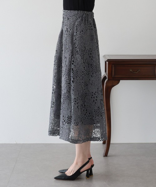 BLUEEAST（ブルーイースト）の「フラワーレースフレアスカート（スカート・レディース・ブラック/チャコールグレー/ベージュ・MEDIUM/LARGE）」の8枚目の写真