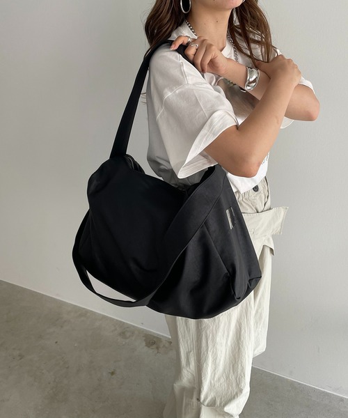 フェイクレザー ショルダーバッグ ソフト 大容量 ユニセックス ショルダーバッグ バッグ A4収納可 PUショルダーバッグ ユニ