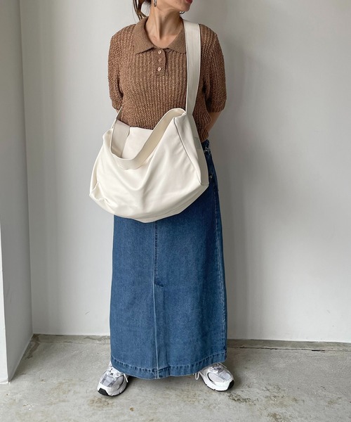210nouve（トゥージュヌーブ）の「ソフトフェイクレザー 2WAY ビッグ ショルダーバッグ（ショルダーバッグ・レディース・イエロー/ブラック/アイボリー・FREE）」の7枚目の写真