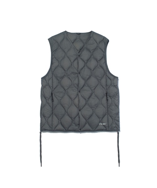 F/CE. （エフシーイー）の「F/CE. 25-TAION BY F/CE. PACKABLE DOWN VEST / エフシーイー  25-タイオンバイエフシーイーパッカブルダウンベスト（ダウンベスト・メンズ・グレー/ダークグリーン/ブラック/ネイビー/パープル・SMALL/MEDIUM/LARGE/X-LARGE/XX-LARGE）」の3枚目の写真
