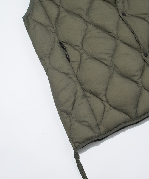 F/CE. （エフシーイー）の「F/CE. 25-TAION BY F/CE. PACKABLE DOWN VEST / エフシーイー  25-タイオンバイエフシーイーパッカブルダウンベスト（ダウンベスト・メンズ・グレー/ダークグリーン/ブラック/ネイビー/パープル・SMALL/MEDIUM/LARGE/X-LARGE/XX-LARGE）」の15枚目の写真