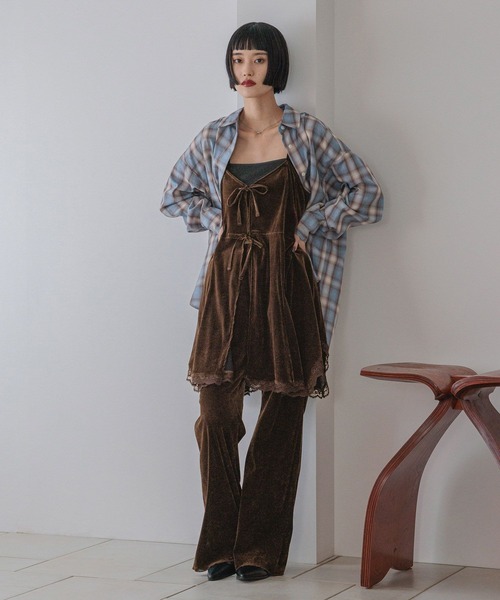 LOWRYS FARM（ローリーズファーム）の「カットベロアフレアパンツ　578260（その他パンツ・レディース・ベージュ/ブラック/ブラウン・FREE）」の12枚目の写真