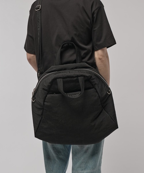 ITTI（イッチ）の「【ITTI】ANNIE PUFFER MADISON BAG（ショルダーバッグ・メンズ・ブラック・FREE）」の2枚目の写真
