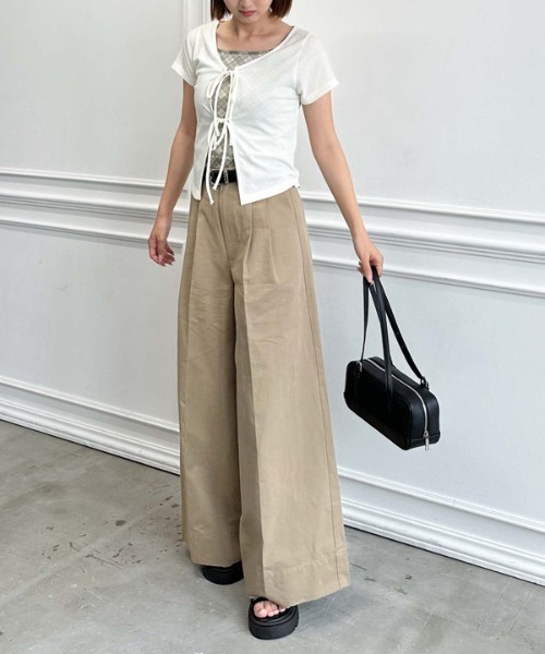 archives（アルシーヴ）の「ベルト付きタックワイドチノパンツ（チノパンツ・レディース・ベージュ/グレイッシュベージュ・MEDIUM）」の9枚目の写真