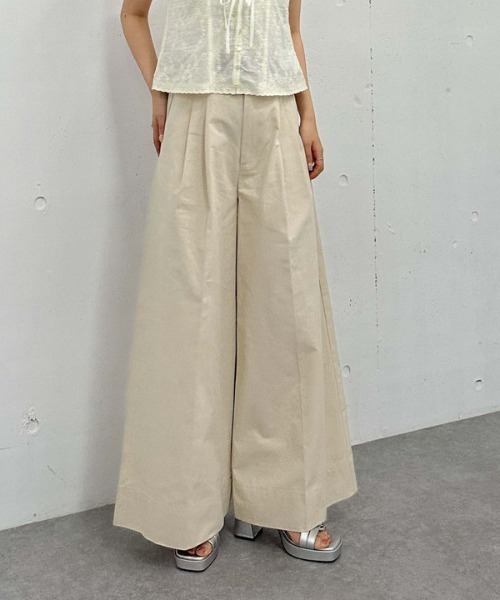archives（アルシーヴ）の「ベルト付きタックワイドチノパンツ（チノパンツ・レディース・ベージュ/グレイッシュベージュ・MEDIUM）」の11枚目の写真
