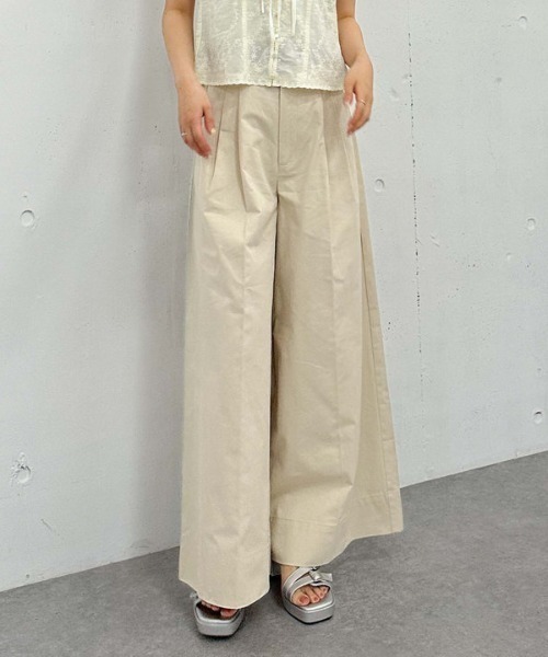 archives（アルシーヴ）の「ベルト付きタックワイドチノパンツ（チノパンツ・レディース・ベージュ/グレイッシュベージュ・MEDIUM）」の12枚目の写真