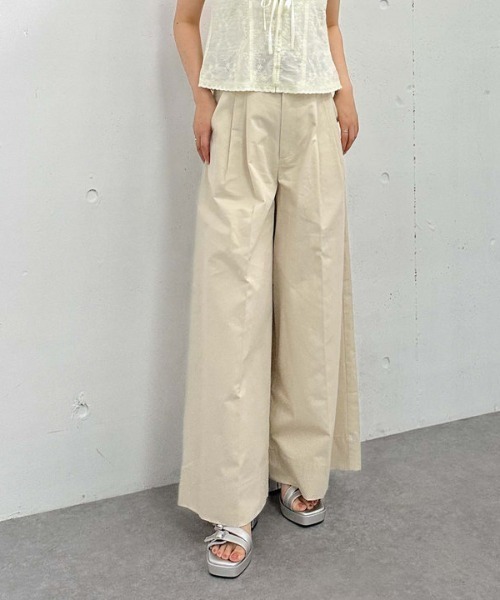 archives（アルシーヴ）の「ベルト付きタックワイドチノパンツ（チノパンツ・レディース・ベージュ/グレイッシュベージュ・MEDIUM）」の13枚目の写真