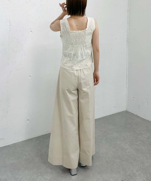 archives（アルシーヴ）の「ベルト付きタックワイドチノパンツ（チノパンツ・レディース・ベージュ/グレイッシュベージュ・MEDIUM）」の20枚目の写真