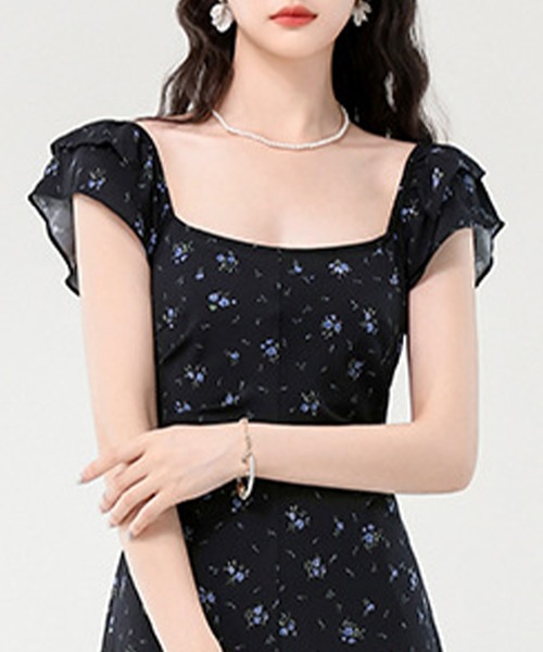 DAY CLOSET(デイ クローゼット)の「レディース 花柄バックリボン×カットアウトAラインロングワンピース(ワンピース・レディース・ブラック/ブルー系その他/レッド・S/M/XL/L)」の11枚目の写真