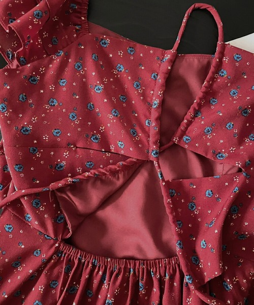 DAY CLOSET(デイ クローゼット)の「レディース 花柄バックリボン×カットアウトAラインロングワンピース(ワンピース・レディース・ブラック/ブルー系その他/レッド・S/M/XL/L)」の5枚目の写真