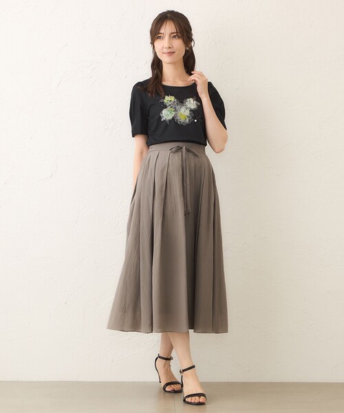 TO BE CHIC（トゥー ビー シック）の「ぼかしフラワーモチーフ プルオーバー（Tシャツ/カットソー・レディース・ブラック/オフホワイト・40）」の9枚目の写真