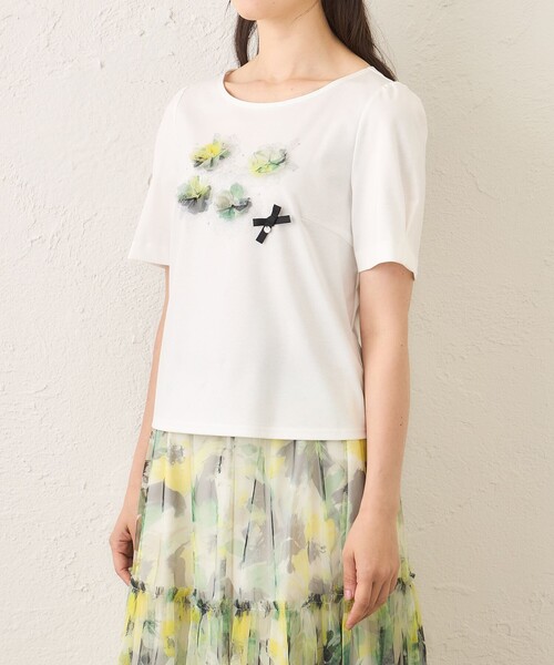 TO BE CHIC（トゥー ビー シック）の「ぼかしフラワーモチーフ プルオーバー（Tシャツ/カットソー・レディース・ブラック/オフホワイト・40）」の6枚目の写真
