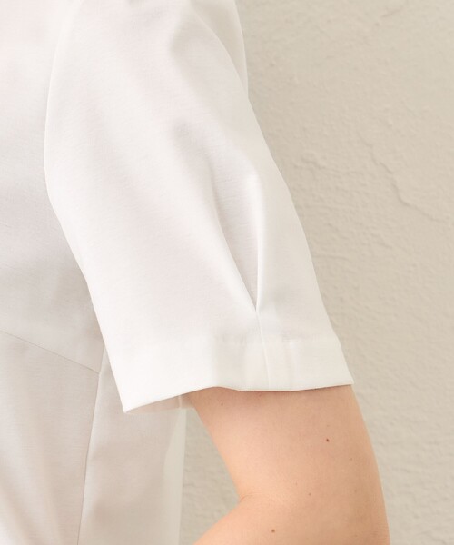TO BE CHIC（トゥー ビー シック）の「ぼかしフラワーモチーフ プルオーバー（Tシャツ/カットソー・レディース・ブラック/オフホワイト・40）」の4枚目の写真