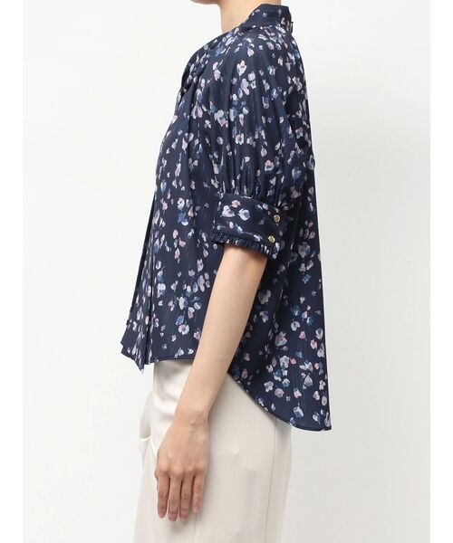 TONAL(トーナル)の「フラワーシアーJQボウタイブラウス(シャツ/ブラウス・レディース・ネイビー/ボルドー・MEDIUM)」の9枚目の写真