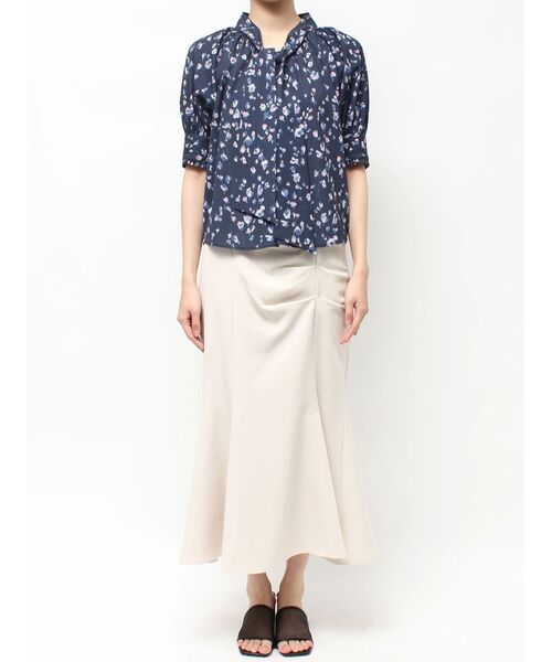 TONAL(トーナル)の「フラワーシアーJQボウタイブラウス(シャツ/ブラウス・レディース・ネイビー/ボルドー・MEDIUM)」の15枚目の写真