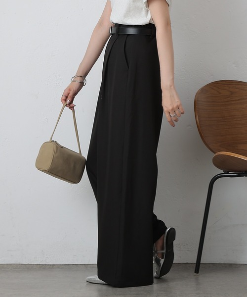 COLONY 2139（コロニートゥーワンスリーナイン）の「ワンタックワイドスラックス（スラックス・レディース・ブラック/チャコールグレー/ブラウン/ベージュ・SMALL/MEDIUM/X-SMALL）」の8枚目の写真