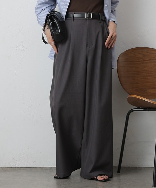 COLONY 2139（コロニートゥーワンスリーナイン）の「ワンタックワイドスラックス（スラックス・レディース・ブラック/チャコールグレー/ブラウン/ベージュ・SMALL/MEDIUM/X-SMALL）」の12枚目の写真