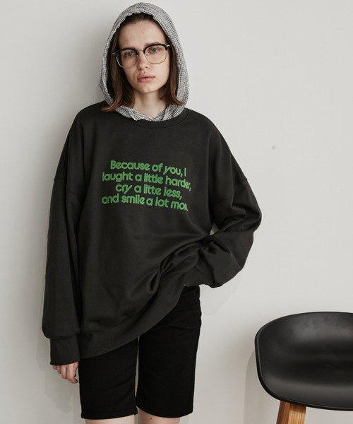 Auntie Rosa Holiday(アンティローザホリデー)の「フロッキーロゴ裏毛プルオーバー / サイズ展開あり(スウェット・レディース・ナチュラル/チャコールグレー/ブラウン・MEDIUM/SMALL)」の5枚目の写真