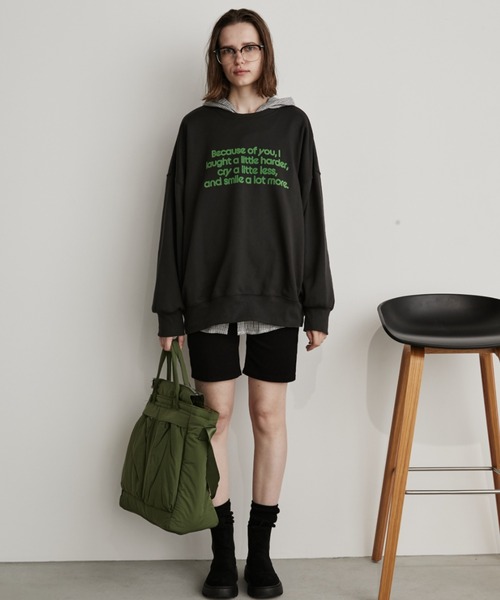 Auntie Rosa Holiday(アンティローザホリデー)の「フロッキーロゴ裏毛プルオーバー / サイズ展開あり(スウェット・レディース・ナチュラル/チャコールグレー/ブラウン・MEDIUM/SMALL)」の10枚目の写真