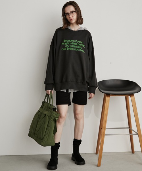Auntie Rosa Holiday(アンティローザホリデー)の「フロッキーロゴ裏毛プルオーバー / サイズ展開あり(スウェット・レディース・ナチュラル/チャコールグレー/ブラウン・MEDIUM/SMALL)」の11枚目の写真
