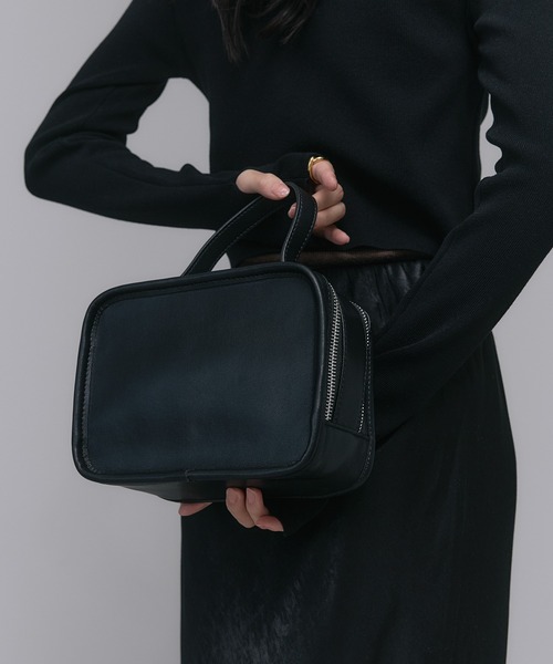 soins（ソワン）の「【牛革】スクエアハンドバッグ（ハンドバッグ・レディース・ブラック/ブラウン・FREE）」の18枚目の写真