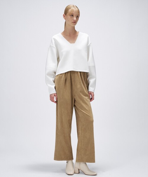 cloenc(クロエンス)の「【セットアップ/マシンウォッシュ】深Vネックダンボールプルオーバー(Tシャツ/カットソー・レディース・オフホワイト/ライトグレー系8/ブラック/チャコール・01/02)」の5枚目の写真