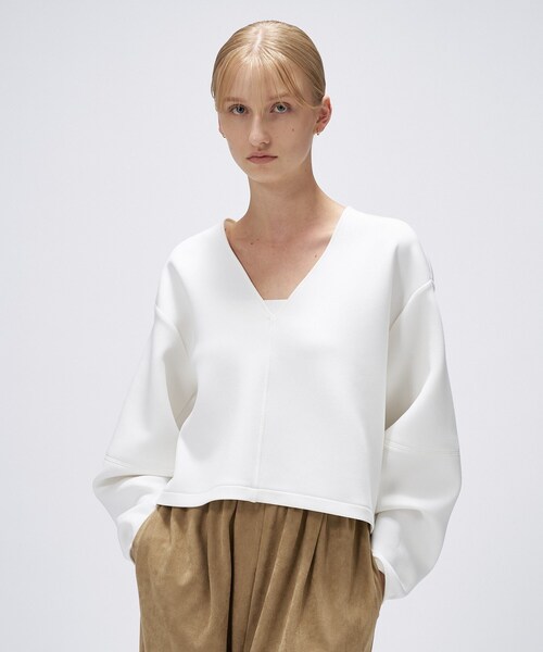 cloenc(クロエンス)の「【セットアップ/マシンウォッシュ】深Vネックダンボールプルオーバー(Tシャツ/カットソー・レディース・オフホワイト/ライトグレー系8/ブラック/チャコール・01/02)」の6枚目の写真
