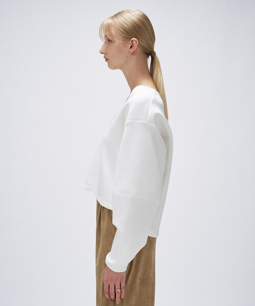 cloenc(クロエンス)の「【セットアップ/マシンウォッシュ】深Vネックダンボールプルオーバー(Tシャツ/カットソー・レディース・オフホワイト/ライトグレー系8/ブラック/チャコール・01/02)」の7枚目の写真