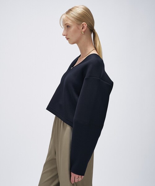 cloenc(クロエンス)の「【セットアップ/マシンウォッシュ】深Vネックダンボールプルオーバー(Tシャツ/カットソー・レディース・オフホワイト/ライトグレー系8/ブラック/チャコール・01/02)」の7枚目の写真