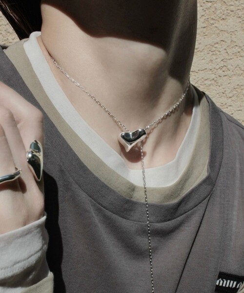 Soierie（ソワリー）の「＜Soierie＞Distort heart ネックレス（ネックレス・レディース・シルバー・FREE）」の2枚目の写真