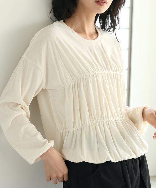 itto...（イット）の「シャーリングトップス（Tシャツ/カットソー・レディース・チャコール/グレイッシュベージュ/アイボリー・M）」の4枚目の写真