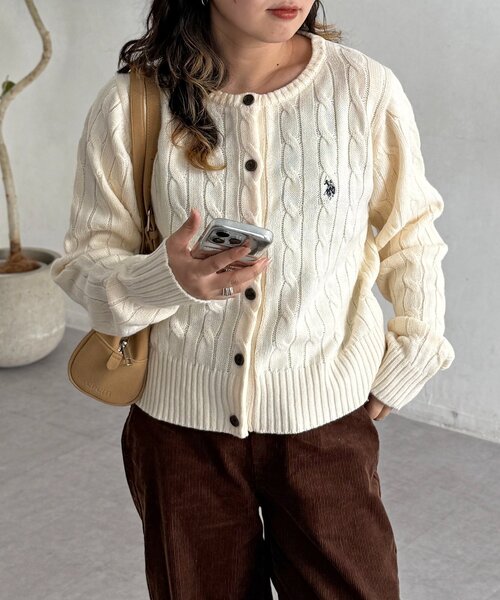 U.S. POLO ASSN.（ユーエスポロアッスン）の「ケーブルカーディガン（カーディガン/ボレロ・レディース・ネイビー/ブラウン/グリーン/レッド/アイボリー・FREE）」の9枚目の写真