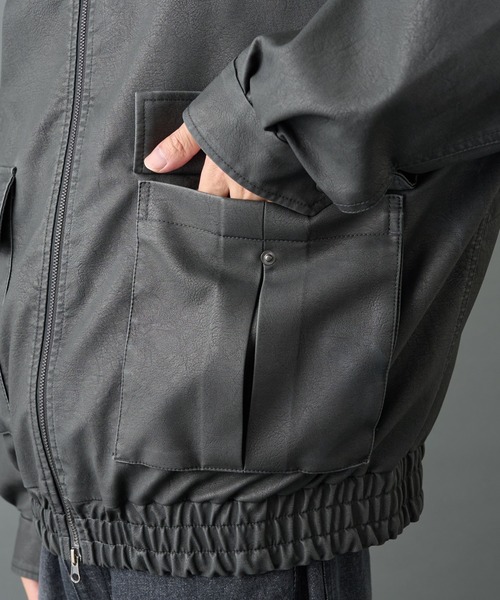 COLONY 2139（コロニートゥーワンスリーナイン）の「フェードレザーライクG-1ジャケット（ブルゾン・メンズ・ブラック・MEDIUM/LARGE）」の16枚目の写真