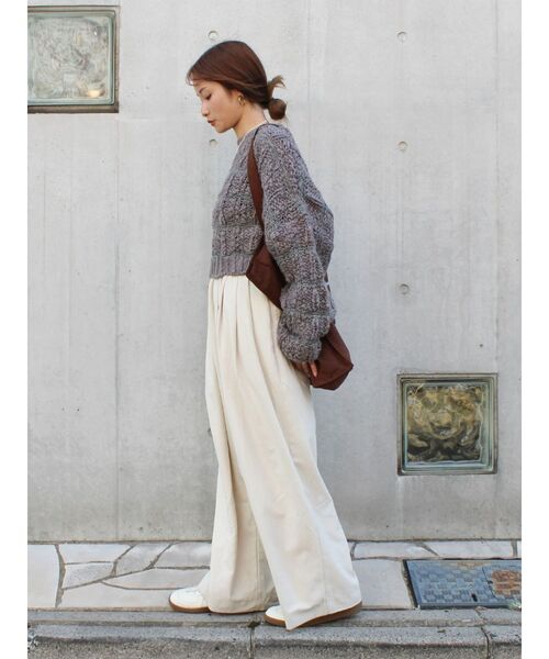 Ungrid(アングリッド)の「透かし編みデザインショートニット(ニット/セーター・レディース・チャコールグレー/ベージュ・FREE)」の11枚目の写真