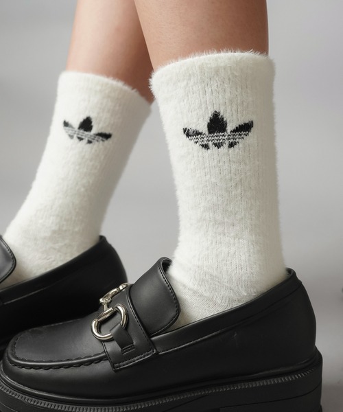 adidas(アディダス)の「【adidas/アディダス】フェザーニットクルーソックス/白・黒1足ずつ/2足組(ソックス/靴下・レディース・ホワイト×ブラック・ONESIZE)」の1枚目の写真
