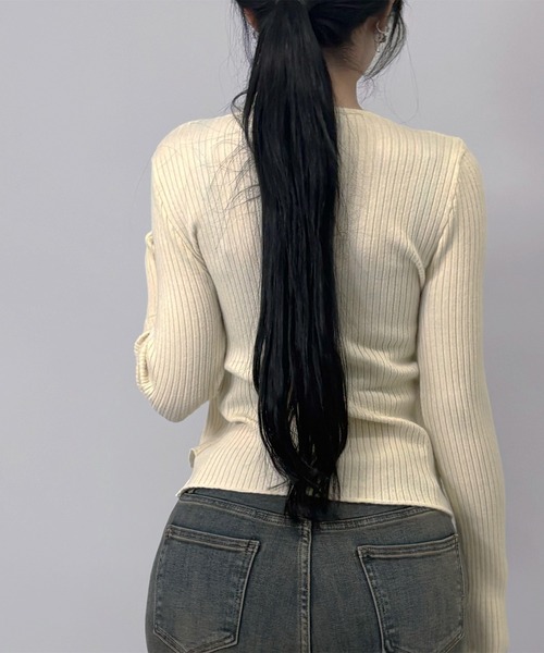 FOLLOWIN(フォロウィン)の「3color/レイヤード風配色リブカーディガン(カーディガン/ボレロ・レディース・ブラック/アイボリー/グレー・FREE)」の15枚目の写真