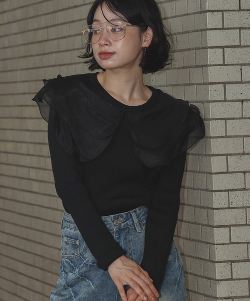 Ampirula(アンピルーラ)の「シアーフリルカラー ニット トップス リブニット 長袖 ビッグカラー(ニット/セーター・レディース・ホワイト/ブラック・FREE)」の5枚目の写真