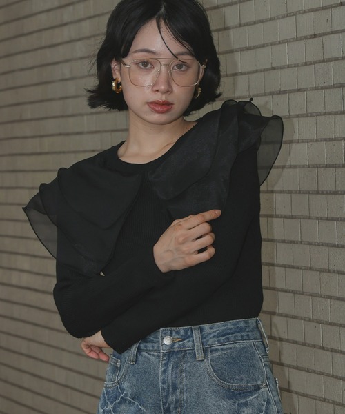 Ampirula(アンピルーラ)の「シアーフリルカラー ニット トップス リブニット 長袖 ビッグカラー(ニット/セーター・レディース・ホワイト/ブラック・FREE)」の6枚目の写真