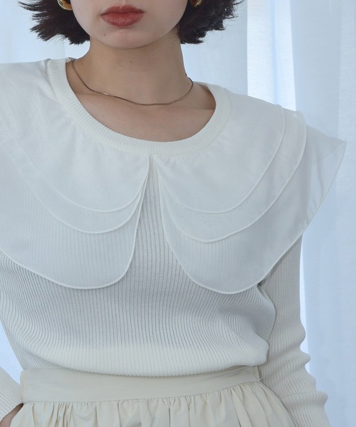 Ampirula(アンピルーラ)の「シアーフリルカラー ニット トップス リブニット 長袖 ビッグカラー(ニット/セーター・レディース・ホワイト/ブラック・FREE)」の9枚目の写真