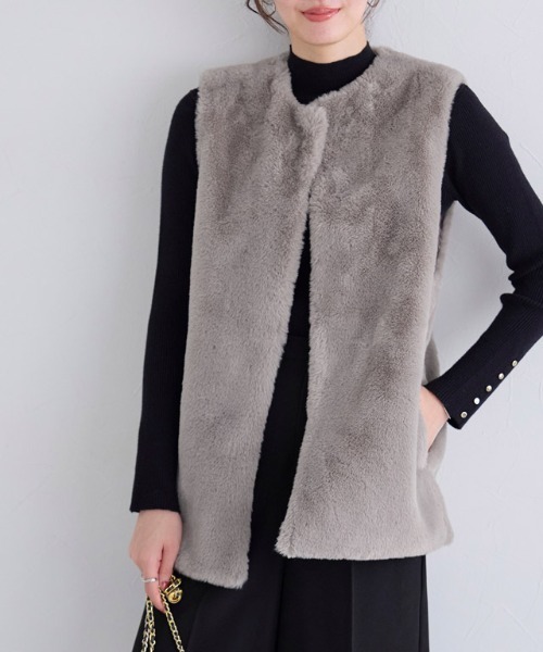 Pierrot（ピエロ）の「フェイクファージレ（ベスト・レディース・モカ/アイボリー・M）」の2枚目の写真