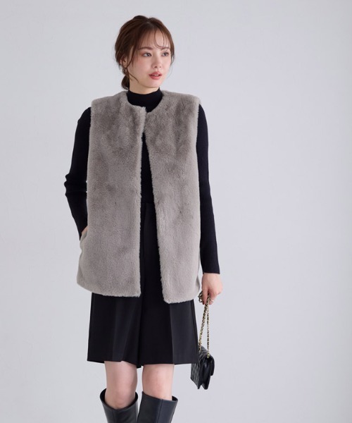 Pierrot（ピエロ）の「フェイクファージレ（ベスト・レディース・モカ/アイボリー・M）」の16枚目の写真