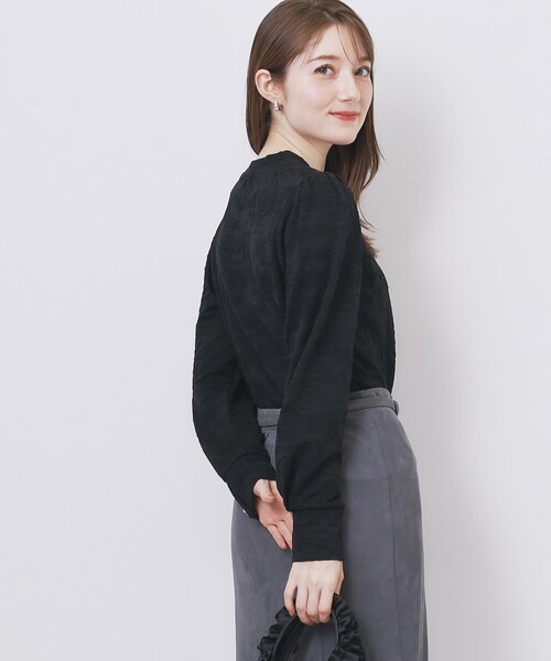 index（インデックス）の「フラワージャカードパフスリーブトップス【洗濯機OK】（Tシャツ/カットソー・レディース・オフホワイト/ブラック/ピンク系・40/38/36/42）」の14枚目の写真