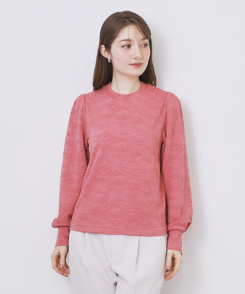 index（インデックス）の「フラワージャカードパフスリーブトップス【洗濯機OK】（Tシャツ/カットソー・レディース・オフホワイト/ブラック/ピンク系・40/38/36/42）」の5枚目の写真