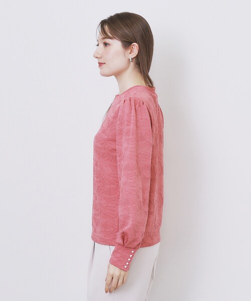 index（インデックス）の「フラワージャカードパフスリーブトップス【洗濯機OK】（Tシャツ/カットソー・レディース・オフホワイト/ブラック/ピンク系・40/38/36/42）」の4枚目の写真