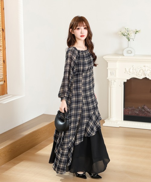 Anely(アネリー)の「チェック柄 アシンメトリー 配色 ティアード ワンピース(ワンピース・レディース・ブラック/ブラウン・FREE)」の7枚目の写真