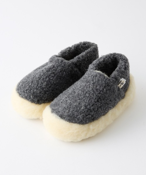COLD BREAKER（コールドブレーカー）の「【AMERIA ANDERSON】【COLD BREAKER】Siberian Slipper / ウール バイカラーボリュームボアルームシューズ（ルームシューズ/スリッパ・レディース・チャコールグレー/キャメル/ライトグレー・37/38）」の2枚目の写真