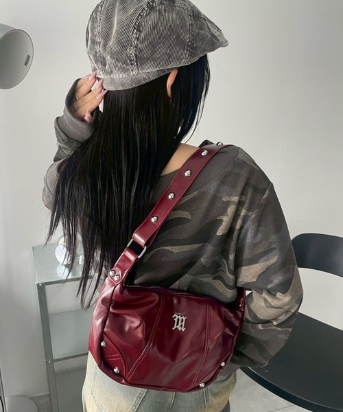 WEGO(ウィゴー)の「WEGO/メタルパーツハーフムーンバッグ(ハンドバッグ・レディース・シルバー/オフホワイト/ワイン/ブラック・FREE)」の1枚目の写真