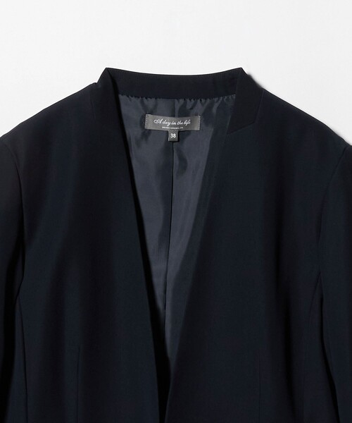 A DAY IN THE LIFE UNITED ARROWS(アデイインザライフユナイテッドアローズ)の「ダブルクロス Vネックジャケット ‐セットアップ対応・ウォッシャブル(Tシャツ/カットソー・レディース・ブラック/その他7/ネイビー/ダークグレー/モカ・40/38/36)」の13枚目の写真